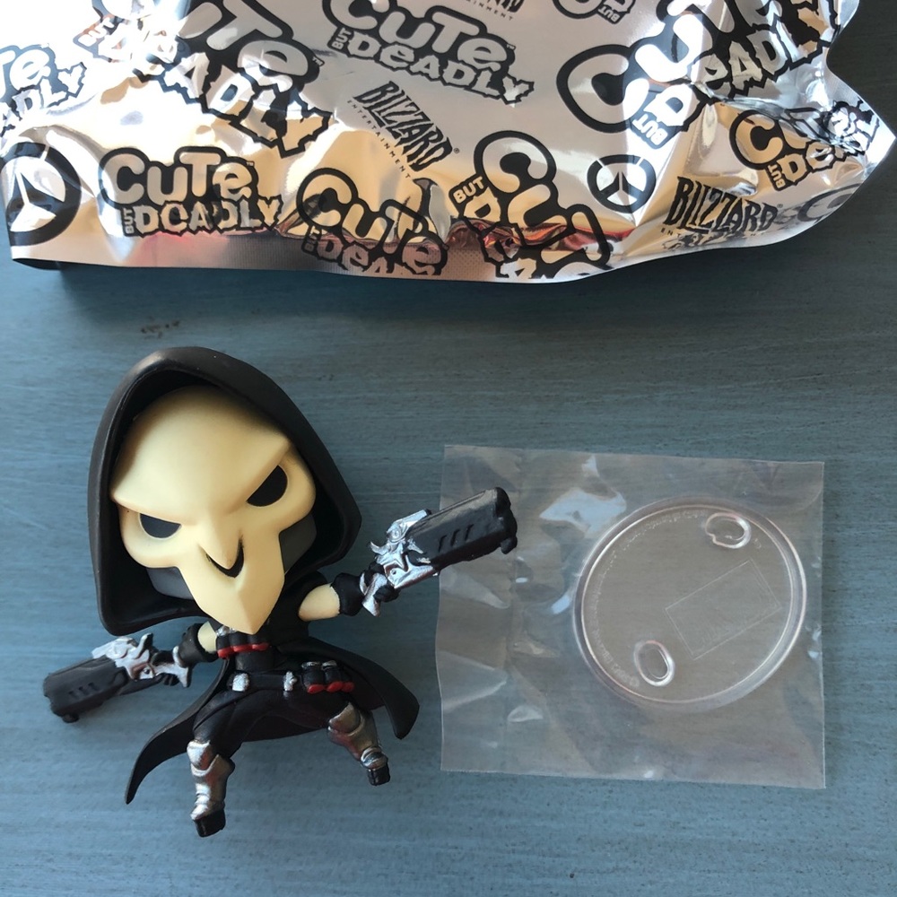 Overwatch Reaper Cute But Deadly Vinyl Figure